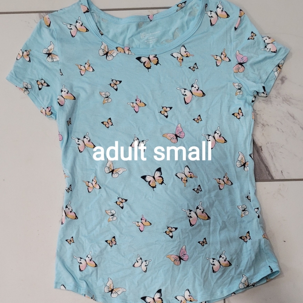 No Boundaries. Womens shirt adult small